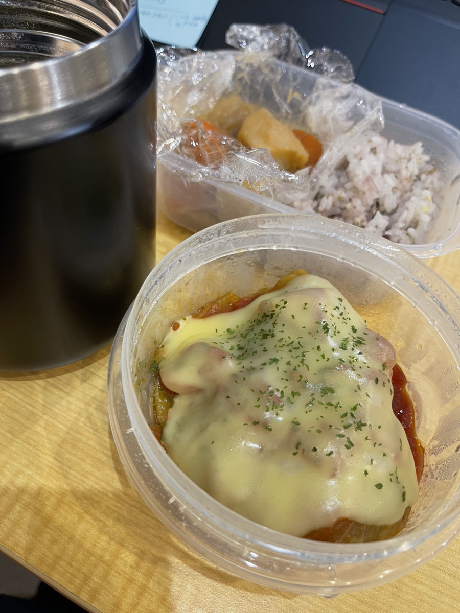 【スタッフの日常】小滝くん特製ロールキャベツ♡