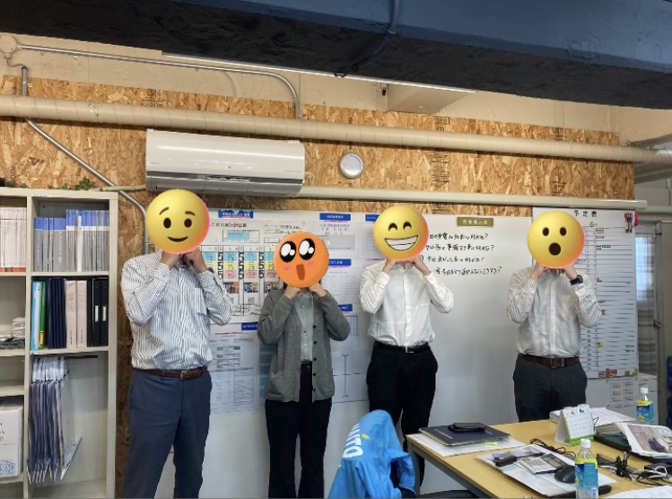 【スタッフの日常】笑顔トレーニング☺♫